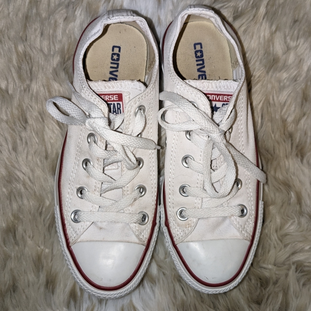 Converse Chuck Taylor Low Top White Unisex Shoe Men's 4 and Women's 6